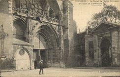CPA Toulouse Le Portail de l'Eglise St Etienne et Facade de la Prefecture 