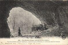 CPA Une grotte celtique pres St Privat d'Allier 