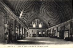 CPA Rouen Palais de Justice salle des Pas Perdus 