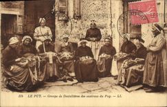 CPA Folklore Le Puy groupe de Dentellieres des environs du Puy 