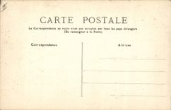 CPA Folklore L'Auvergne Jeune Auvergnate se rendant a la Fontaine 