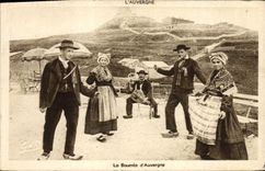 CPA Folklore L'Auvergne la Bourree d'Auvergne 