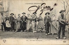 CPA Folklore L'Auvergne Pittoresque une noce Auvergnate 