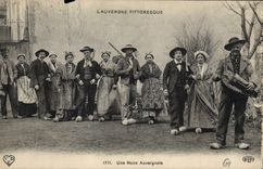 CPA Folklore L'Auvergne Pittoresque une noce Auvergnate 