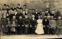 CPA Folklore L'Auvergne Pittoresque une noce Auvergnate Mariage