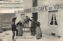 CPA Folklore La Bourree d'Auvergne 