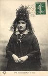 CPA Folklore Ancienne coiffure du Velay 