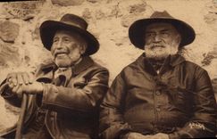 CPA Folklore Cantal Deux Auvergnats 