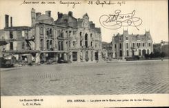 CPA Militaria la guerre 1914 15 Arras la place de la gare vue prise de la rue Chanzy 