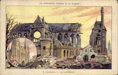 CPA Militaria Monument victimes de la guerre Soissons la cathedrale 