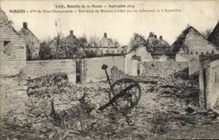 CPA Militaria Bataille de la Marne Septembre 1914 Morains Ensemble de Maisons brulees par les Allema