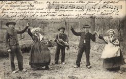 CPA Folklore La Bourreio d'Auberono 
