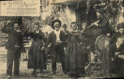 CPA Folklore La Bourreio d'Auberono 