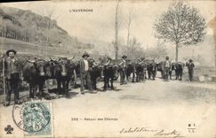 CPA Folklore L'Auvergne retour des champs 