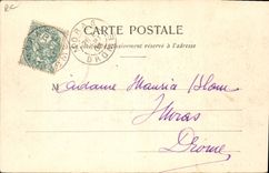 CPA Folklore L'Auvergne une vacherie au moment de la traite Vaches