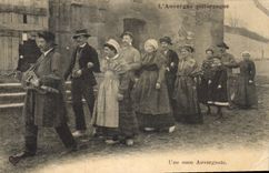 CPA Folklore L'Auvergne Pittoresque une noce Auverfnate 