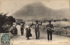 CPA Folklore Auvergne une Noce 
