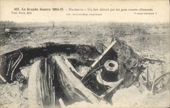 CPA Militaria La Grande Guerre 914 15 Maubeuge Un fort detruit par les gros canons allemands 