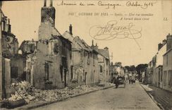 CPA Militaria Guerre de 1914 Senlis Une rue incendiee 