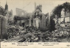 CPA Militaria 1914 Senlis Une rue apres le bombardement 