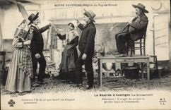CPA Folklore La Bourree d'Auvergne Le Croisement 
