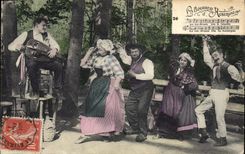 CPA Folklore La Bourreio Aubergno 