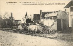 CPA Militaria La Guerre 1914-1917 RAMSCAPELLE(Belgique) Sur les ruines du village flotte le drapeau 