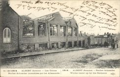 CPA Militaria 1914. ALBERT - Les usines Rochet Schneider incendiées par les Allemands