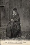 CPA Folklore La Paysanne au chapeau à l'ombrage.Acienne coiffure de fête dont se paraient auttrefois
