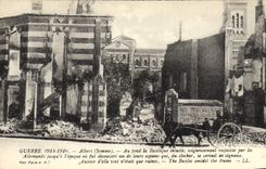 CPA Militaria GUERRE 1914-1916. - Albert Au fond la Basilique intacte  soigneusement respectée par l