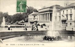 CPA TOURS - Le Palais de Justice et les Jets d'eau