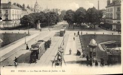 CPA TOURS - La Place du Palais de Justice Tramway Luciline Maggi