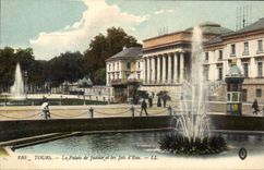 CPA TOURS - Le Palais de Justice et les Jets d'eau
