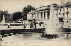 CPA TOURS - Le Palais de Justice et les Jets d'eau