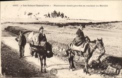 CPA Folklore Les Scènes Champêtres. Paysannes montagnardes se rendant au Marché