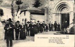 CPA Folklore EN AUVERGNE - Une Noce de chez nous 