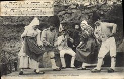 CPA Folklore Auvergne. - La Bourrée