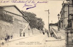 CPA VANVES La Justice de Paix. Les Postes et Télégraphes Le Marché