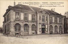CPA La Haute-Saône Illustrée VESOUL Le Palais de Justice Bati de 1765 à 1771 le fronton porte les Ta