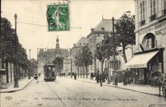 CPA VERSAILLES Rue Saint-Pierre  les Tribunaux et l'Hôtel de Ville Tramway