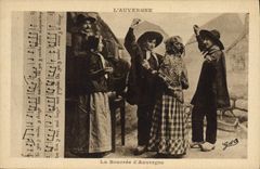 CPA Folklore La Bourrée d'Auvergne
