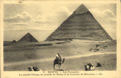 CPA Egypt Egypte  Les Pyramides La grande Cheops  la seconde de Hehen et la troisieme de Micerinus 