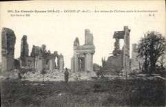CPA Militaria La Grande Guerre 1914 15 Ecurie Les ruines du Chateau apres le bombardement 