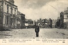 CPA Militaria 1914 Albert Somme L'Hotel de Ville incendie par les Allemands 