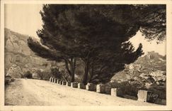 CPA La Douce France Paysages et Pierres de Provence Les Baux Vue d'ensemble 