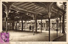 CPA Vichy Galerie Couverte et Pergola des Sources 