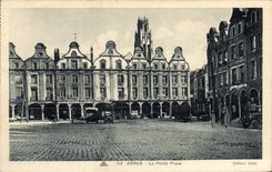 CPA Arras La Petite Place 