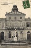 CPA Ruffec Charente Statue La Jeunesse et l'Hotel de Ville 