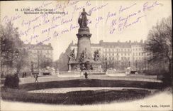 CPA Lyon Place Carnot Monument de la Republique 
