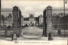 CPA Palais de Fontainebleau Grille d'Honneur 